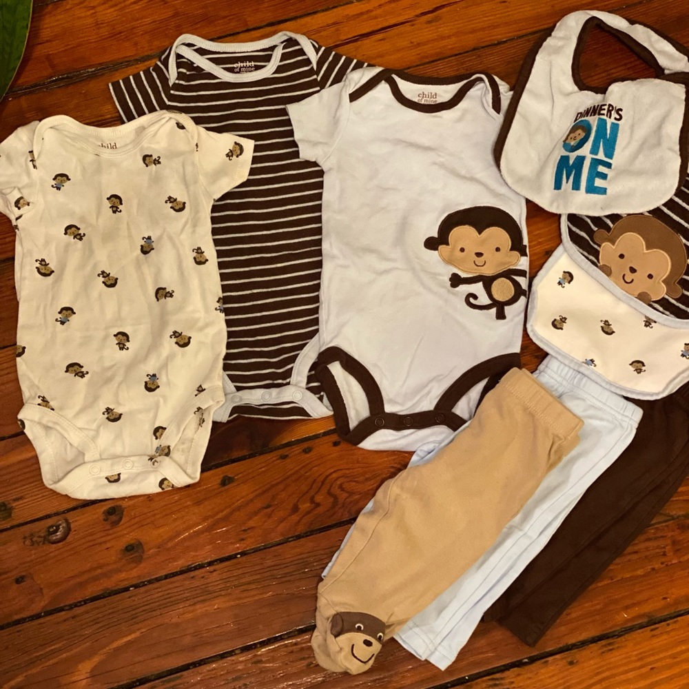 Carters Bundle Outfits Size 3-6 months